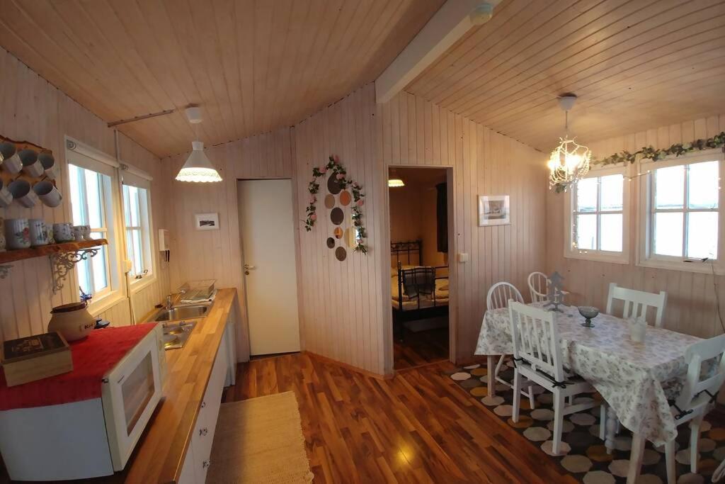 Cosy Cottage-Alfabakki-With Hot Tub Stori-Bakki Bagian luar foto