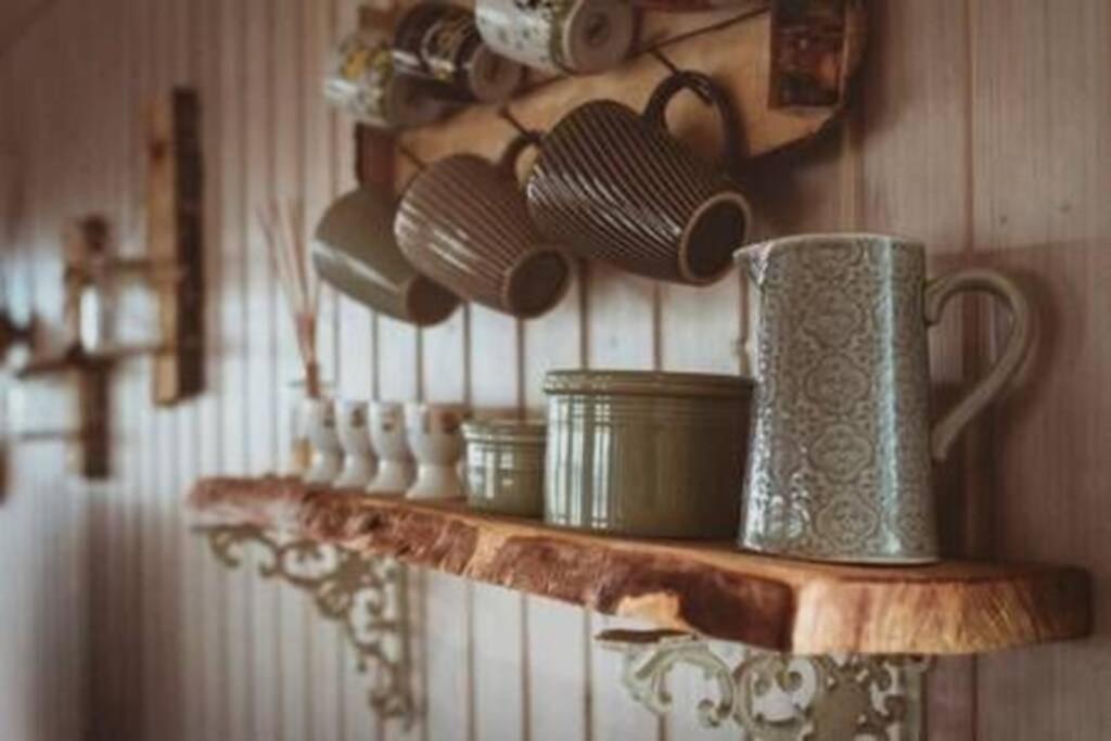 Cosy Cottage-Alfabakki-With Hot Tub Stori-Bakki Bagian luar foto
