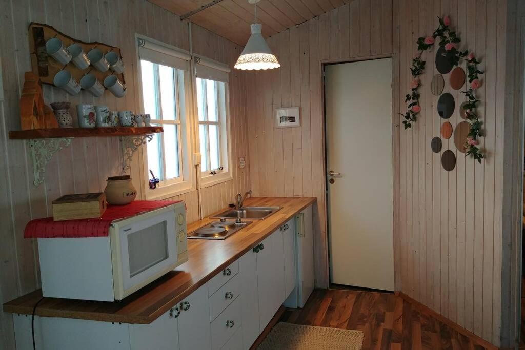Cosy Cottage-Alfabakki-With Hot Tub Stori-Bakki Bagian luar foto